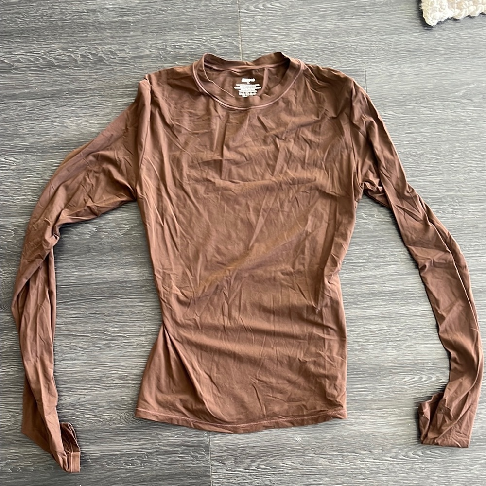 SKIMS Fits Everybody Long Sleeve T-Shirt